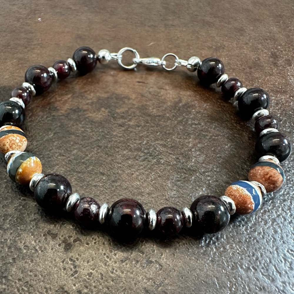 Elegant Beaded Bracelet with Silver Accents